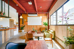 Отель fan! -ABURATSU- Sports Bar ＆ HOSTEL  Нитинан
